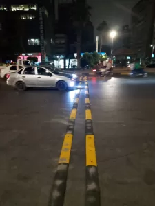 منعا للحوادث.. تنفيذ مطبّات تهدئة بعدد من النقاط بشارع جامعة الدول العربية 25 - جريدة المساء