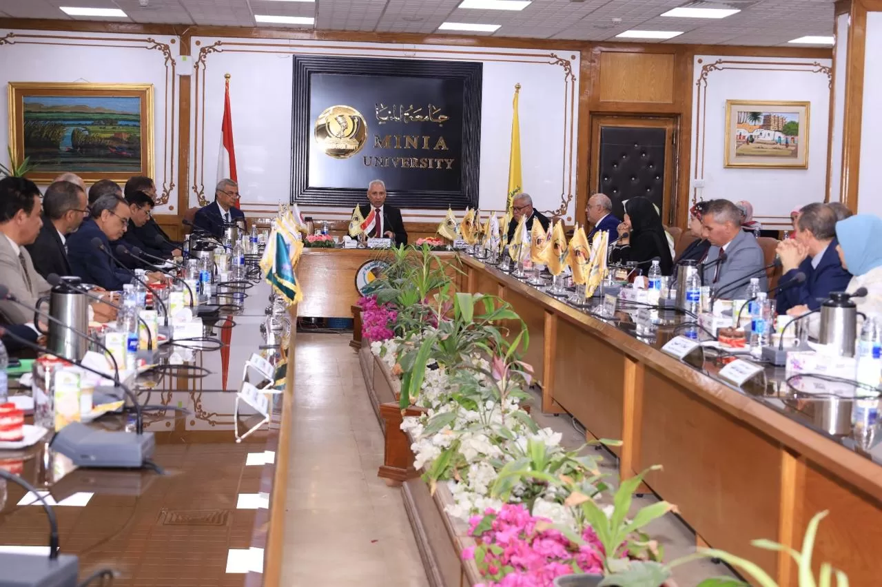 "جامعة المنيا" تبدأ العد التنازلي لامتحانات نهاية العام وتُعلن اعتماد برامج وكليات جديدة 21 - جريدة المساء