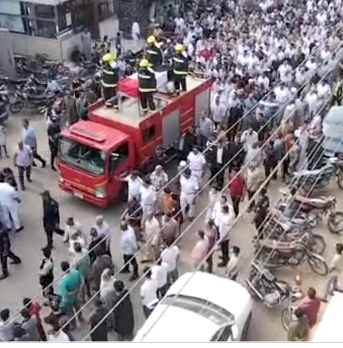 فى جنازة عسكرية وشعبية مهيبة.. الآلاف يودعون شهيد الواجب حازم مشعل فى مسقط رأسه بالمنوفية.. وسط حالة من الحزن 23 - جريدة المساء