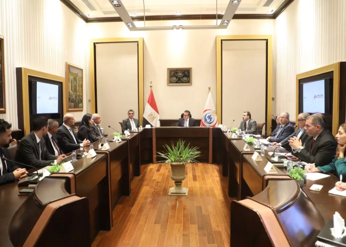 وزير الصحة بحث مع شركة “سترايكر” تعزيز التعاون في تقنيات الذكاء الاصطناعي والجراحة الروبوتية 19 - جريدة المساء