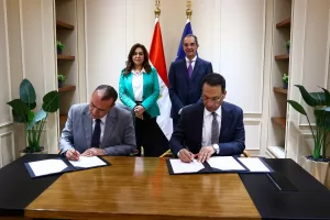 توقيع اتفاق لشراء اجهزة تكنولوجية لتشغيل مجمعات الخدمات الحكومية بقرى " حياة كريمة " 19 - جريدة المساء