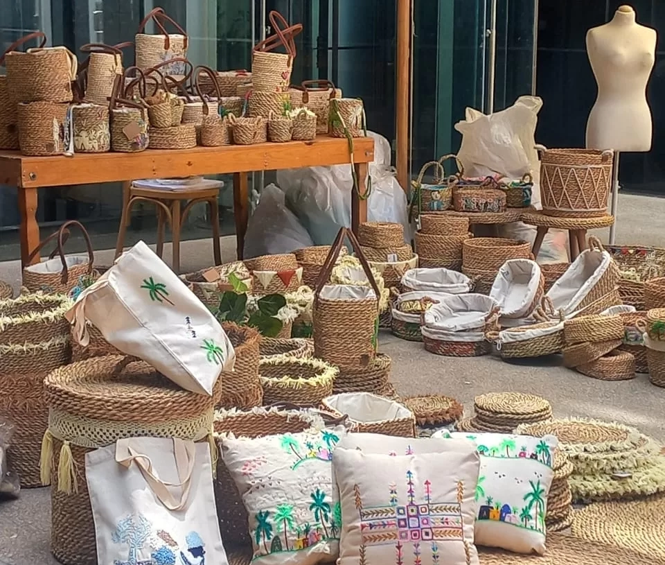 التضامن تنظم معرض "ديارنا للحرف اليدوية والتراثية" ببنك الإمارات دبي 18 - جريدة المساء