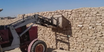 محافظ أسوان يتابع جهود إزالة التعديات ضمن المرحلة الأولى بالموجو الـ 26  1 - جريدة المساء