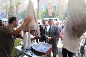 بمناسبة العيد.. محافظ الجيزة لتجار أسواق اليوم الواحد: اعرضوا الأسعار بشكل واضح (صور) 30 - جريدة المساء