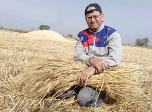 "كليوباترا تغني" .. ديوان جديد للشاعر معوض حلمي 21 - جريدة المساء