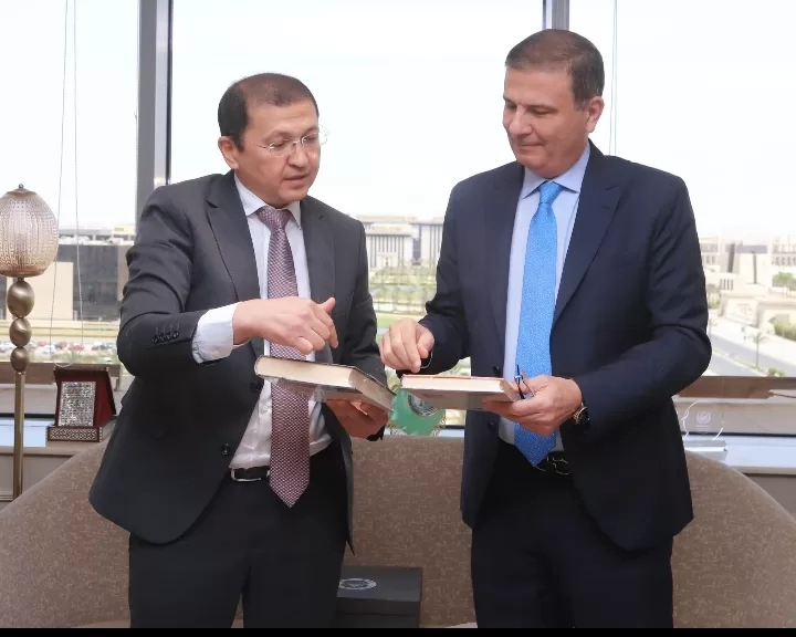 وزير الزراعة يبحث مع سفير اوزبكستان بالقاهرة تعزيز أوجه التعاون في المجال الزراعي 18 - جريدة المساء