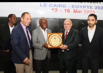 رئيس اتحاد الدراجات يكرم رموز اللعبة على هامش البطولة الأفريقية للمضمار 21 - جريدة المساء