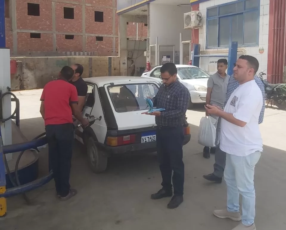 محافظ بني سويف يتابع نتائج وجهود الحملات والمرور الميداني على الأسواق والمخابز والمستودعات ومحطات الوقود ضمن خطة استعدادات العيد 19 - جريدة المساء