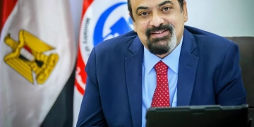 الصحة:  استقدام خبير مصري عالمي في زراعة الأعضاء لتدريب الكوادر الطبية ونقل الخبرات 1 - جريدة المساء