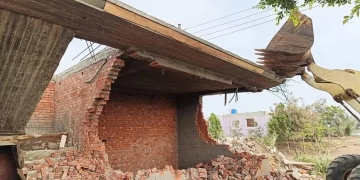 فى كفرالشيخ إزالة فورية لحالتي تعدٍ على أرض زراعية بالحامول بمساحة 250م² 2 - جريدة المساء فى كفرالشيخ إزالة فورية لحالتي تعدٍ على أرض زراعية بالحامول بمساحة 250م² 1 - جريدة المساء