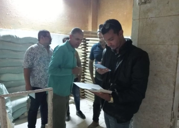 محافظ بني سويف يتابع نتائج أعمال وحدة قياس رضا المواطنين خلال حملاتها المفاجئة على الأسواق بالتنسيق مع الصحة والتموين 18 - جريدة المساء