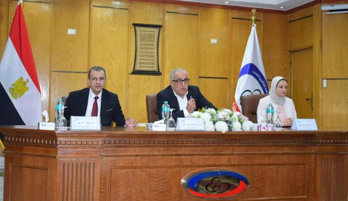 هيئة التأمين الصحي : مناقشة تطوير اللوائح والإجراءات الطبيةلرفع كفاءة الأداء الطبي والإداري ومتابعة سير العمل بكافة فروع الهيئة 20 - جريدة المساء هيئة التأمين الصحي : مناقشة تطوير اللوائح والإجراءات الطبيةلرفع كفاءة الأداء الطبي والإداري ومتابعة سير العمل بكافة فروع الهيئة 19 - جريدة المساء