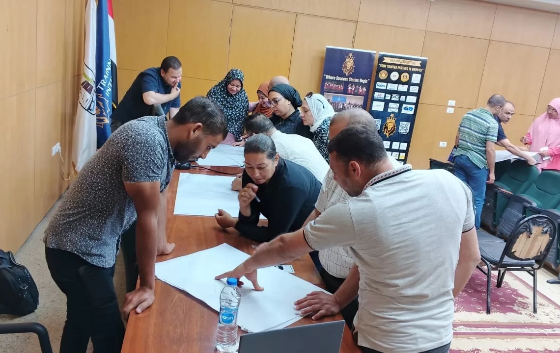 « التميز المؤسسي و سلوكيات العمل »دورة تدريبية لرفع قدرات قيادات محافظة بنى سويف 19 - جريدة المساء