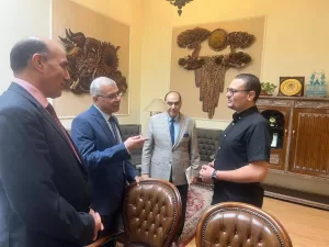 حين يتجلّى النبل في قاعات الامتحان.. رئيس جامعة الزقازيق يكرم د. وسام السيد على موقفه الإنساني تجاه أحد الطلاب 19 - جريدة المساء