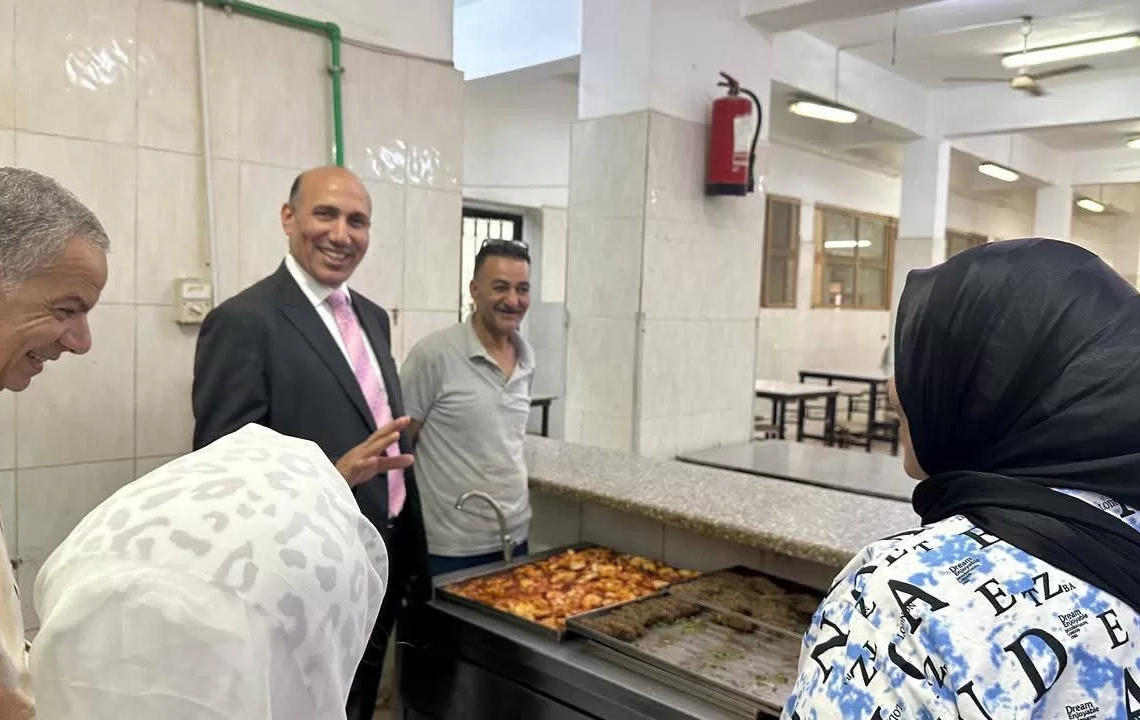 للوقوف على مستوى الإقامة والتغذية وتطوير المرافق الصحية.. جولة جديدة لنائب رئيس جامعة الزقازيق بالمدن الجامعية 18 - جريدة المساء
