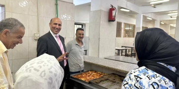 للوقوف على مستوى الإقامة والتغذية وتطوير المرافق الصحية.. جولة جديدة لنائب رئيس جامعة الزقازيق بالمدن الجامعية 1 - جريدة المساء