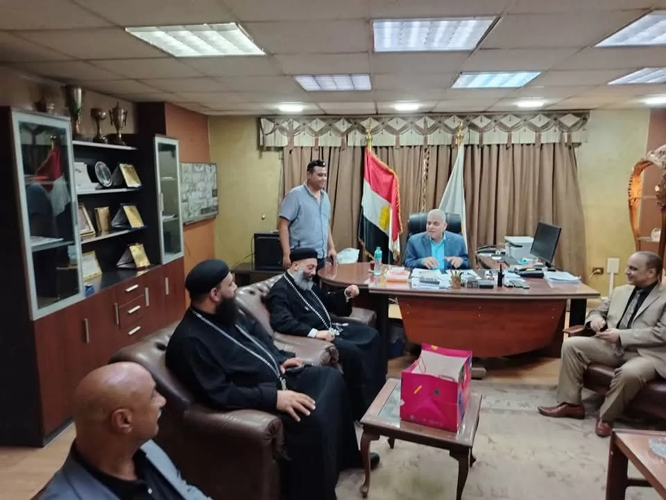 وحدة وطنية على أرض حلوان.. وفد كنسي يهنئ المسلمين بعيد الأضحى في مشهد يجسد روح المحبة والمواطنة 16 - جريدة المساء وحدة وطنية على أرض حلوان.. وفد كنسي يهنئ المسلمين بعيد الأضحى في مشهد يجسد روح المحبة والمواطنة 15 - جريدة المساء