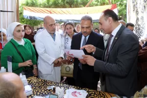 محافظ الشرقية يتابع "من بدري أمان" بمستشفى الزقازيق ويستجيب فورًا لاستغاثة سيدة بتحويلها للعلاج بمستشفى العيون 29 - جريدة المساء