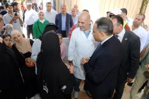 محافظ الشرقية يتابع "من بدري أمان" بمستشفى الزقازيق ويستجيب فورًا لاستغاثة سيدة بتحويلها للعلاج بمستشفى العيون 25 - جريدة المساء