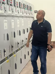 نقلة نوعية في كهرباء الإسماعيلية.. رئيس شركة القناة يتفقد موزع "السنترال" ومراكز الخدمة الذكية ويشدد على الجودة والانضباط ومكافحة سرقات التيار 23 - جريدة المساء