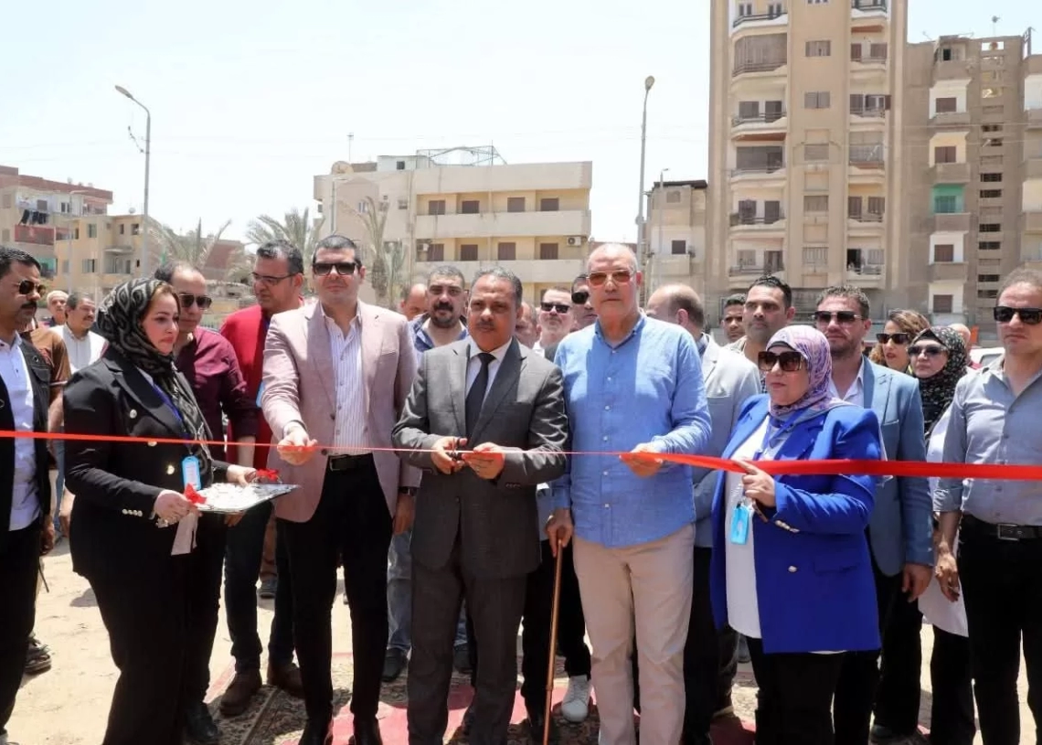 محافظ الشرقية يفتتح سوق اليوم الواحد بالزقازيق ويدعو المواطنين للإستفادة من التخفيضات وجودة المنتجات المعروضة 18 - جريدة المساء