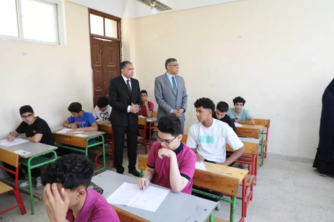 "تعليم الجيزة" تكشف حقيقة الورقة المتداولة لامتحان الهندسة لطلاب الشهادة الإعدادية 2025 18 - جريدة المساء