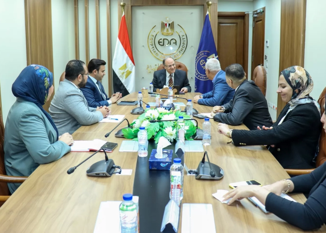 رئيس هيئة الدواء المصرية وممثلو شركة "جمجوم فارما": نعمل على دعم وتطوير الصناعة الدوائية الوطنية 19 - جريدة المساء