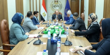 رئيس هيئة الدواء المصرية وممثلو شركة "جمجوم فارما": نعمل على دعم وتطوير الصناعة الدوائية الوطنية 1 - جريدة المساء