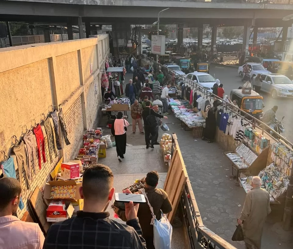 محطة مترو المرج ..سوق عشوائية للباعة الجائلين !! 19 - جريدة المساء