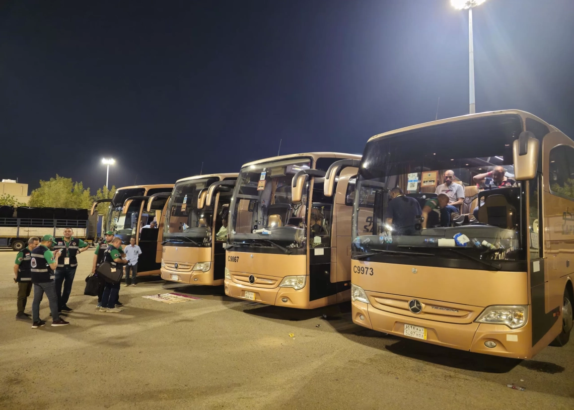 استلام 283 حافلة مطابقة للمواصفات الفنية استعداداً لتصعيد حجاج الجمعيات إلى عرفات 19 - جريدة المساء