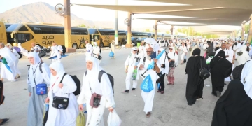 اليوم.. حجاج الجمعيات يختتمون مناسكهم برمي الجمرات الثلاث وطواف الوداع 1 - جريدة المساء