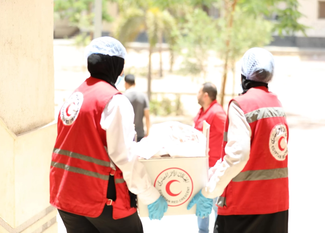 الهلال الأحمر يوزع فرحة العيد.. لحوم الأضاحي تصل لأكثر من 20 ألف أسرة محتاجة  19 - جريدة المساء