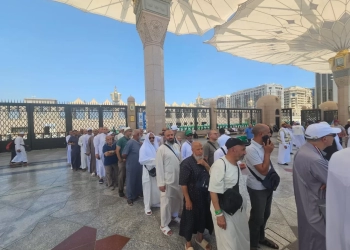 في روضة من رياض الجنة.. دعاء وسجود وامتنان من الحجاج في حضرة النبي ﷺ 22 - جريدة المساء