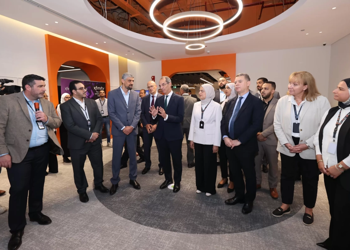 فى زيارته لمقر شركة VXI الأمريكية الرائدة عالميا فى مجال خدمات التعهيد فى القاهرة 19 - جريدة المساء