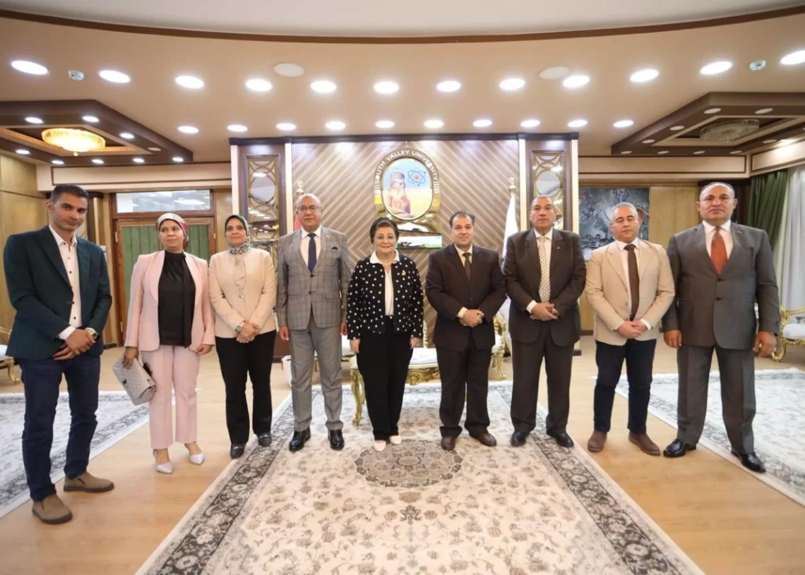 نائب وزير الصحة فى زيارة ميدانية موسعة بمحافظة قنا تنفيذا للخطة العاجلة للسكان والتنمية وتنفيذ برنامج تدريبي لتحسين رعاية حديثي الولادة 18 - جريدة المساء