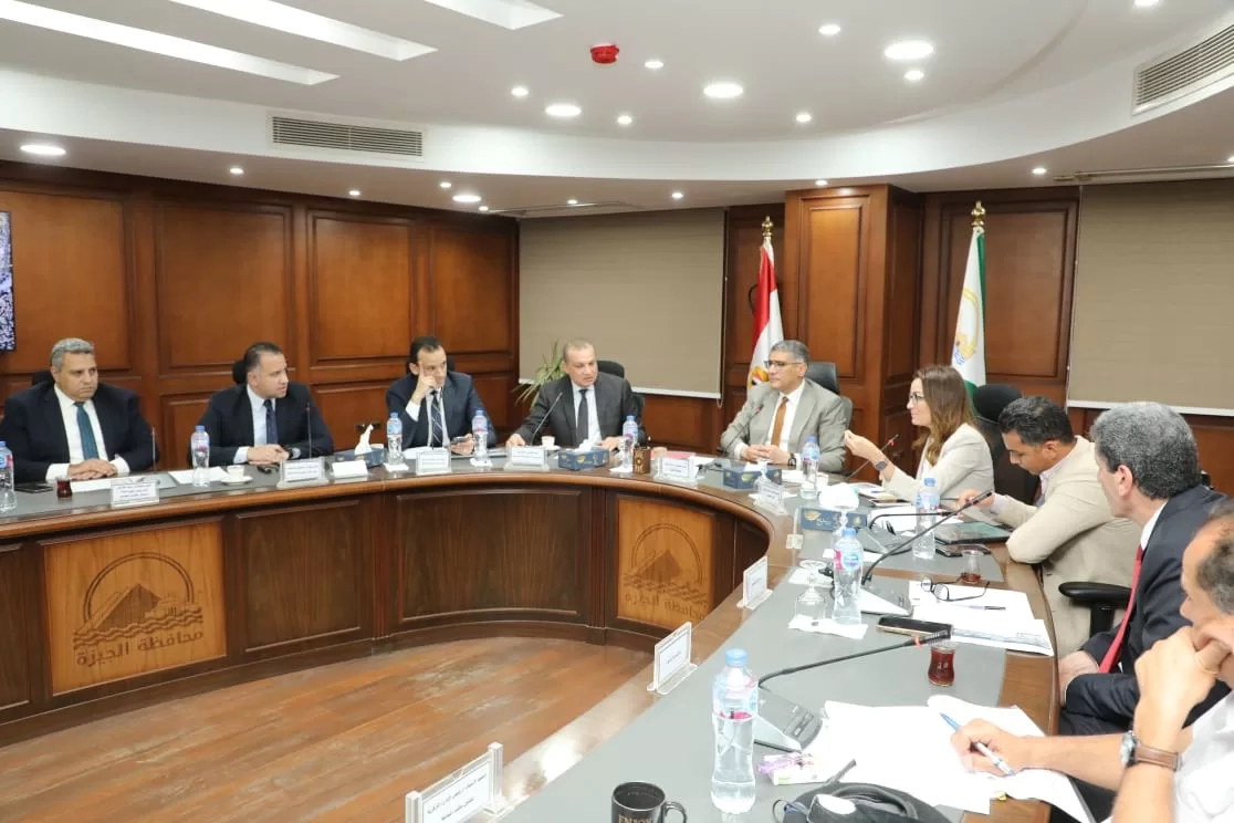 بمشاركة صندوق التنمية الحضرية.. محافظ الجيزة يعقد أولي اجتماعات اللجنة التيسيرية لتطوير منطقة الكيت كات 19 - جريدة المساء