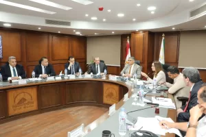 بمشاركة صندوق التنمية الحضرية.. محافظ الجيزة يعقد أولي اجتماعات اللجنة التيسيرية لتطوير منطقة الكيت كات 27 - جريدة المساء