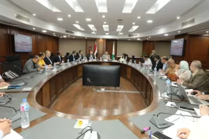 بمشاركة صندوق التنمية الحضرية.. محافظ الجيزة يعقد أولي اجتماعات اللجنة التيسيرية لتطوير منطقة الكيت كات 23 - جريدة المساء