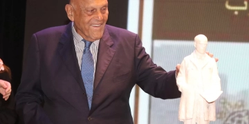 محافظ الجيزة يشارك في فعاليات مشروع إقامة تمثال يخلّد مسيرة الدكتور مجدي يعقوب 1 - جريدة المساء