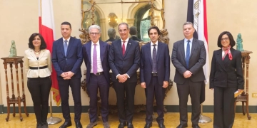 وزير الاتصالات يختتم زيارته لإيطاليا ويبحث مع مسئولى كبرى الشركات التكنولوجية العالمية فرص التوسع فى استثماراتها بمصر 1 - جريدة المساء