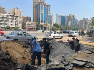 إصلاح كسر ماسورة مياه بشارع جامعة الدول مع شارع سليمان أباظة بالدقي (صور) 47 - جريدة المساء