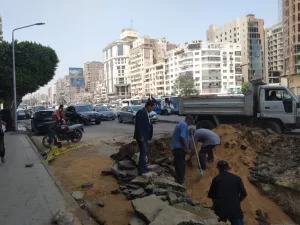 إصلاح كسر ماسورة مياه بشارع جامعة الدول مع شارع سليمان أباظة بالدقي (صور) 43 - جريدة المساء