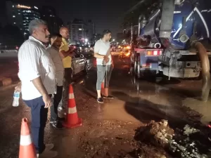 إصلاح كسر ماسورة مياه بشارع جامعة الدول مع شارع سليمان أباظة بالدقي (صور) 29 - جريدة المساء