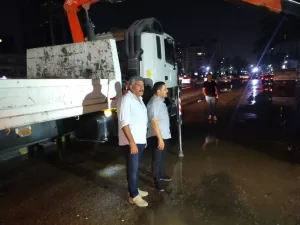 إصلاح كسر ماسورة مياه بشارع جامعة الدول مع شارع سليمان أباظة بالدقي (صور) 27 - جريدة المساء