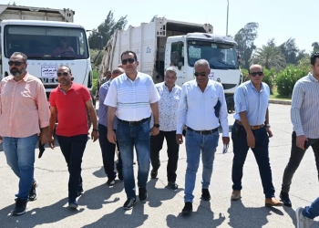 رئيس جهاز مدينة العاشر من رمضان يشهد اصطفاف المعدات بالحي السادس عشر لمتابعة الجاهزية الكاملة لمنظومة النظافة 25 - جريدة المساء