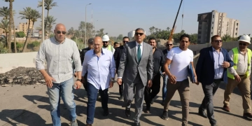 مشروعات محورية لتحقيق السيولة المرورية.. محافظ الجيزة يتفقد كوبري مزلقان أبو النمرس وطريق جسر المنوات بالحوامدية 1 - جريدة المساء