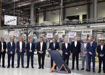 رئيس غرفة الجيزة التجارية يشارك رئيس الوزراء في افتتاح أول مصنع لشركة "BSH" العالمية في مصر وأفريقيا 29 - جريدة المساء