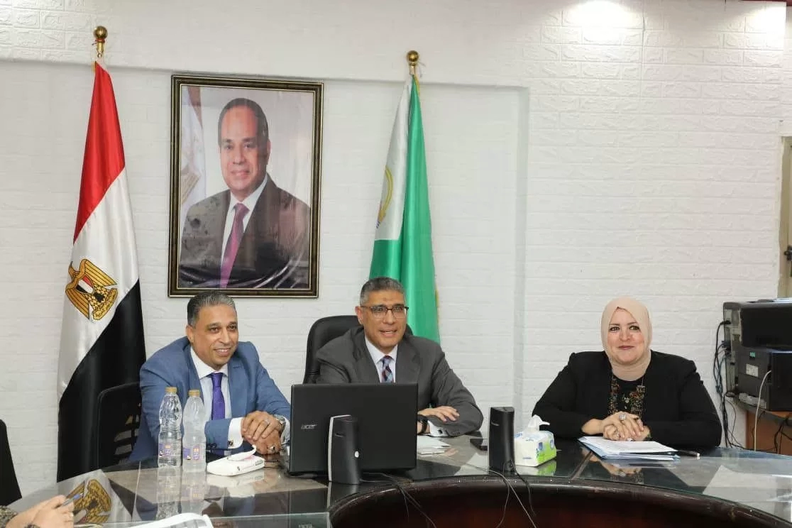 محافظ الجيزة من غرفة عمليات التعليم: امتحانات الثانوية العامة مستقرة.. وهناك تنسيق دائم بين المحافظة والمديرية والوزارة 20 - جريدة المساء محافظ الجيزة من غرفة عمليات التعليم: امتحانات الثانوية العامة مستقرة.. وهناك تنسيق دائم بين المحافظة والمديرية والوزارة 19 - جريدة المساء