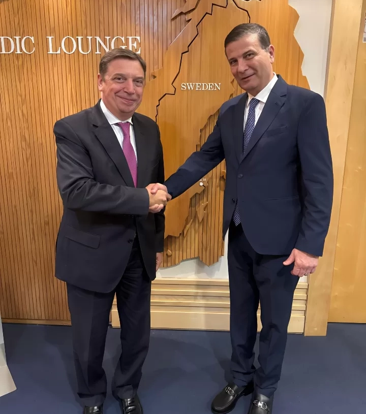 على هامش إجتماعات روما.. وزير الزراعة يبحث مع نظيره الأسباني تعزيز التعاون المشترك بين البلدين 19 - جريدة المساء