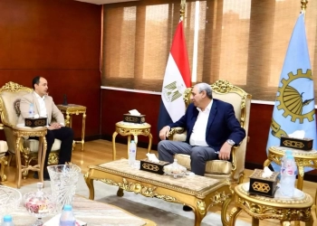 محافظ الغربية خلال استقبال مدير الصندوق